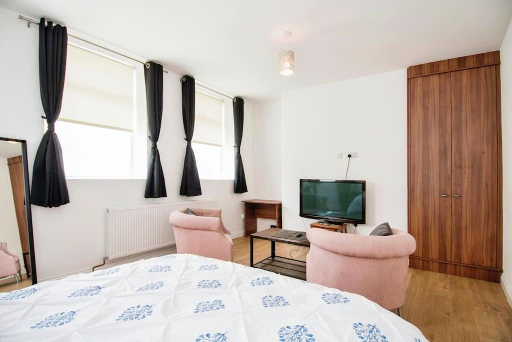 Apartment Open Plan 1 Bed Flat For Professional Bills Included *