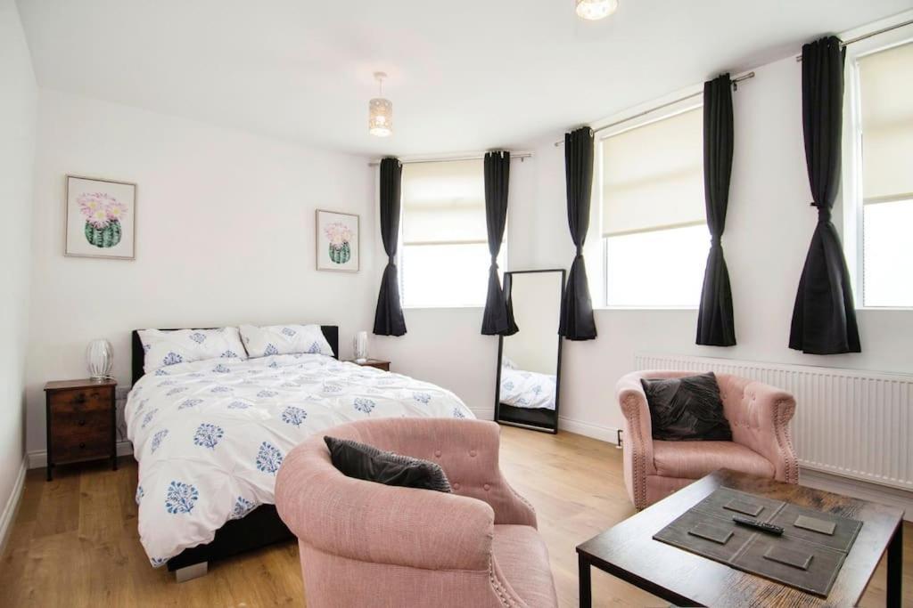 Apartment Open Plan 1 Bed Flat For Professional Bills Included Plymouth