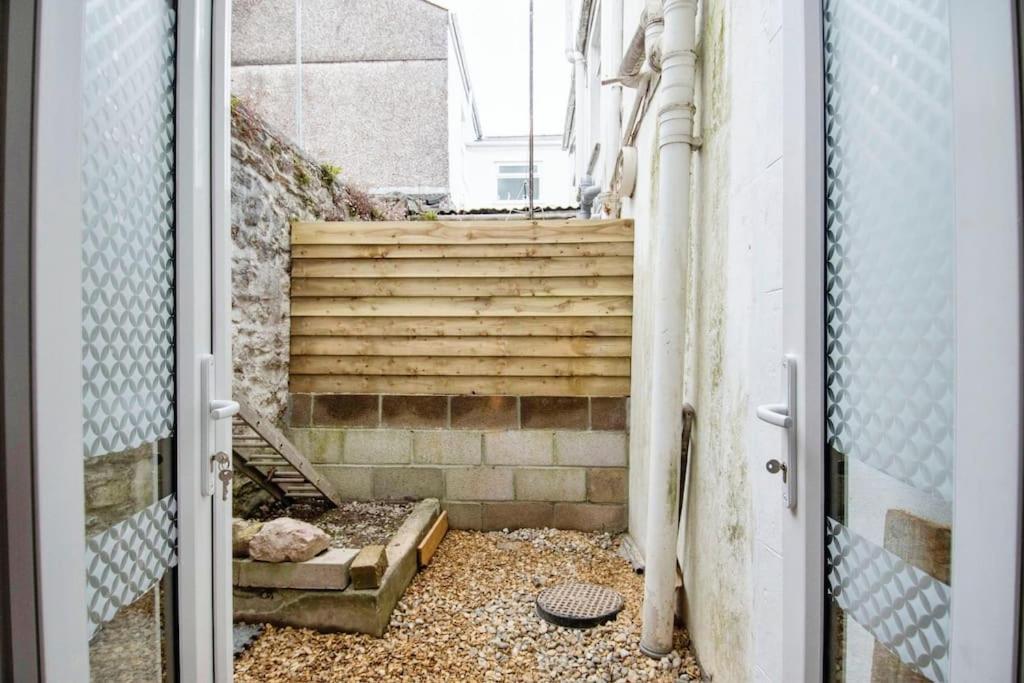 Apartment Open Plan 1 Bed Flat For Professional Bills Included Plymouth