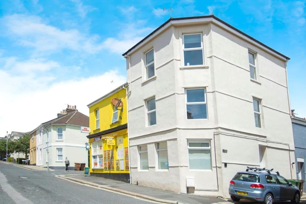 Open Plan 1 Bed Flat For Professional Bills Included Apartment Plymouth